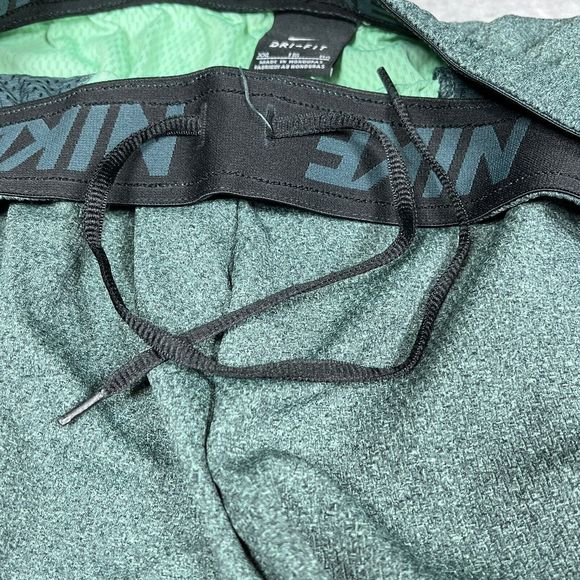 Nike Shorts Mens Size XXL Green Dri Fit 8.5 inch Inseam Swoosh Athleisure 2643 - Picture 9 of 13